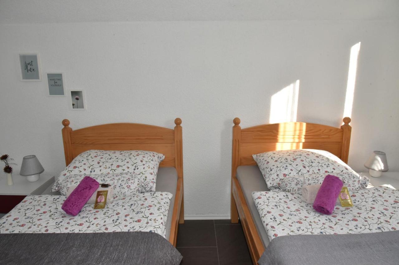 Apartment Bobic Licko Petrovo Selo Ngoại thất bức ảnh