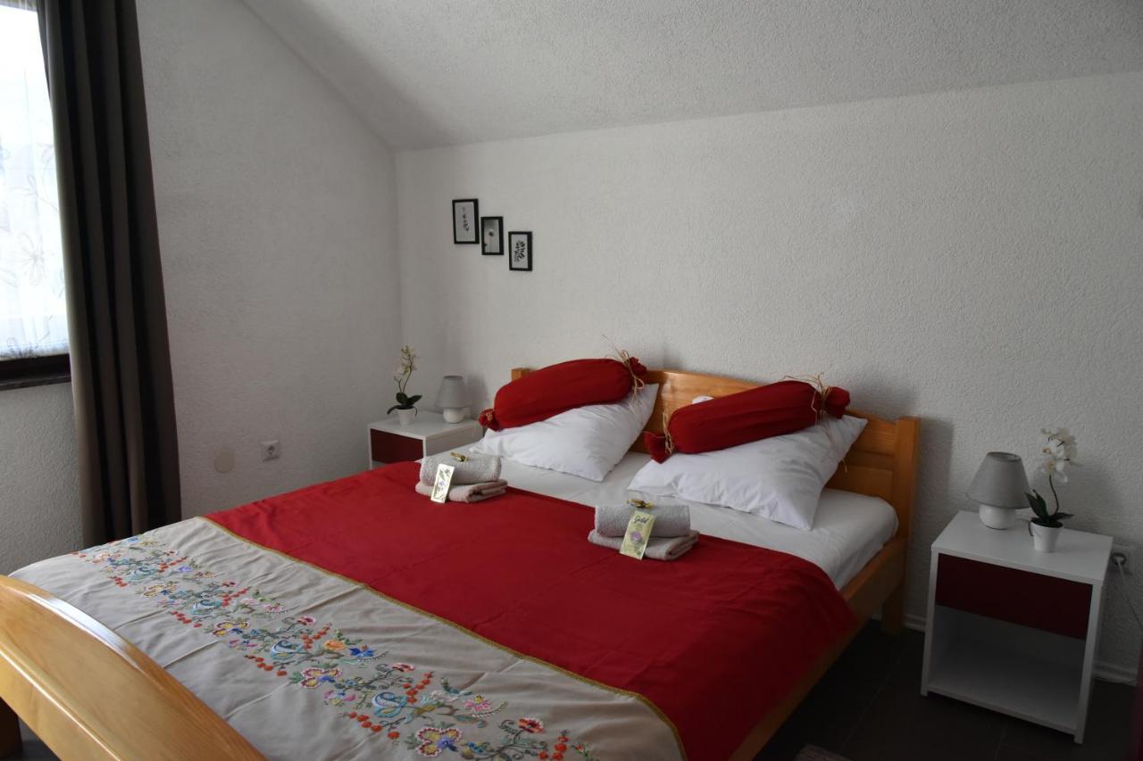 Apartment Bobic Licko Petrovo Selo Ngoại thất bức ảnh