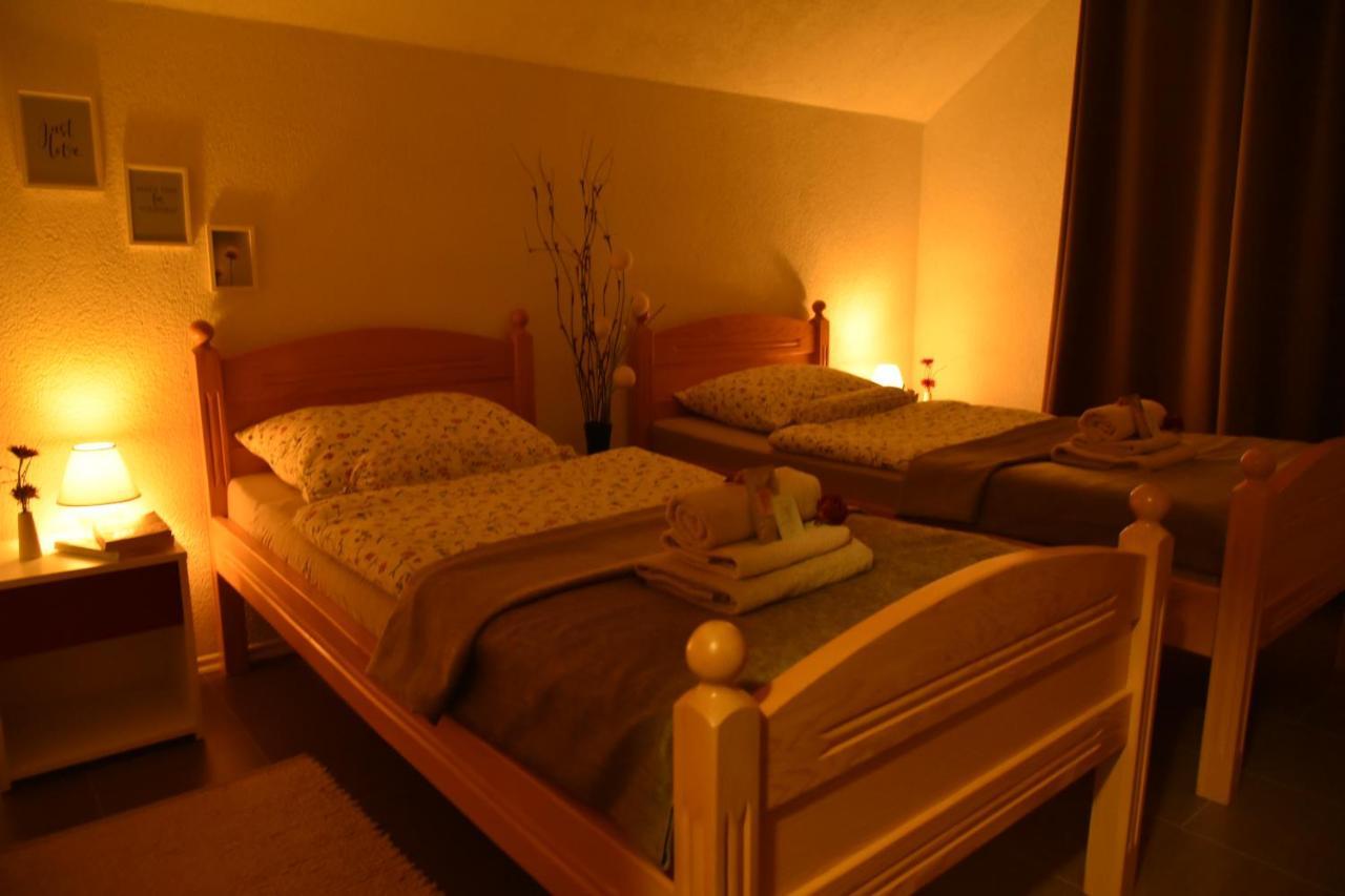 Apartment Bobic Licko Petrovo Selo Ngoại thất bức ảnh